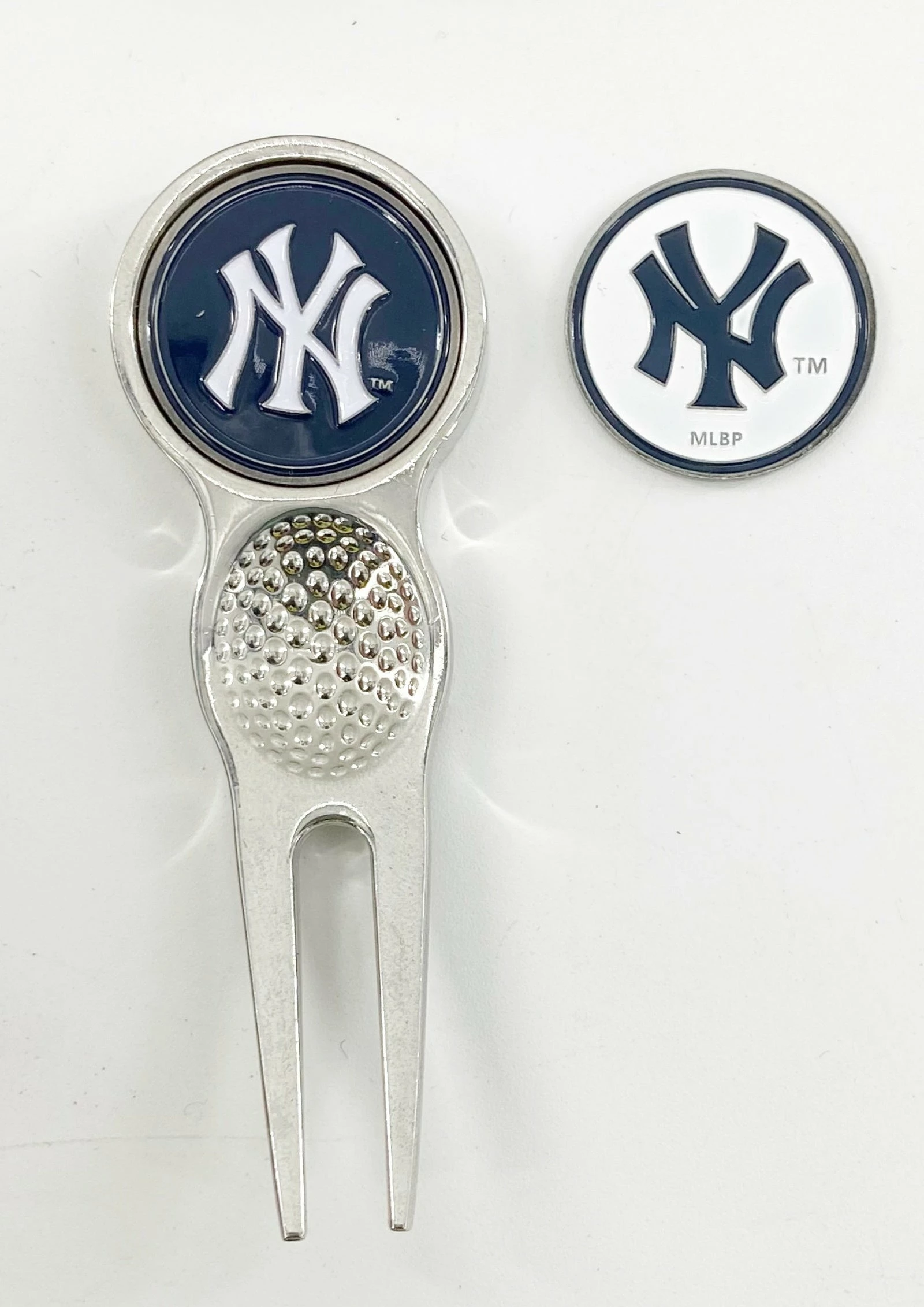 Team Golf MLB Golf Divot Repair Tool Silver W/ Ballmark PICK YOUR TEAM 23 Team Golf MLB Golf Divot Repair Tool Silver W/ Ballmark PICK YOUR TEAM - Image 21